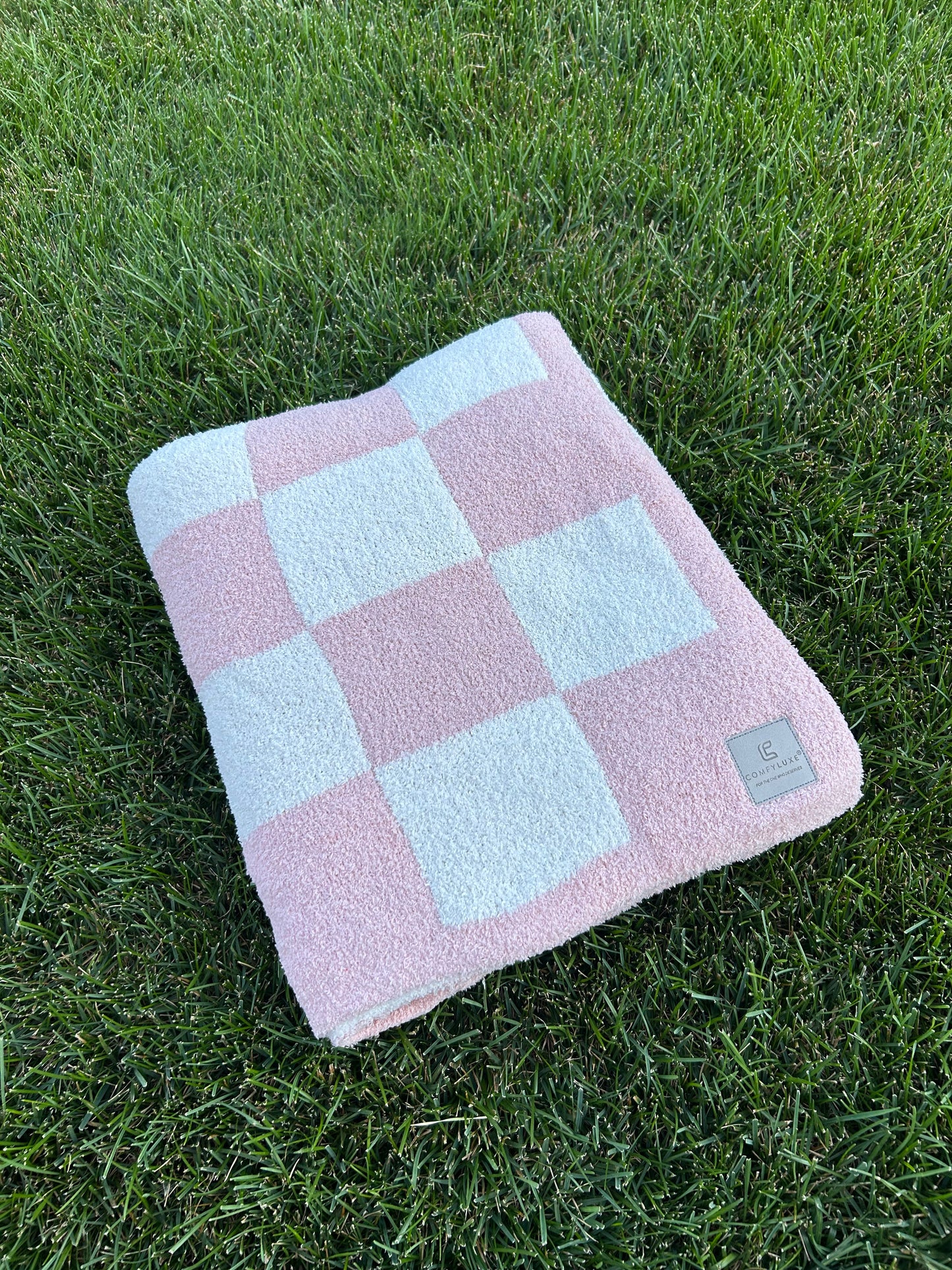 Checkered Throw Blankets