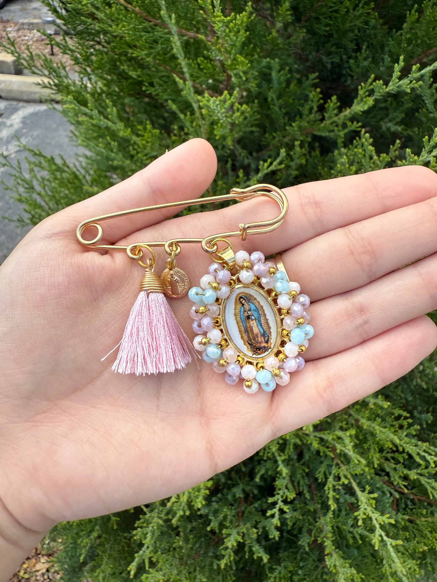 Virgen Tassel Protection Pins