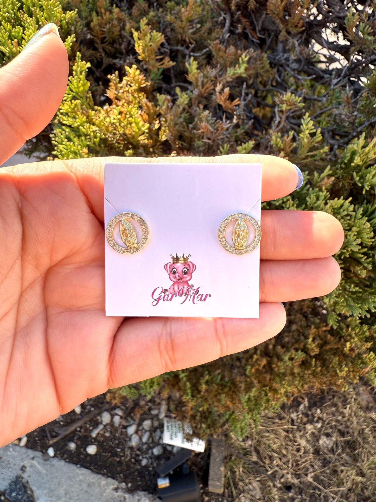Virgen Studs