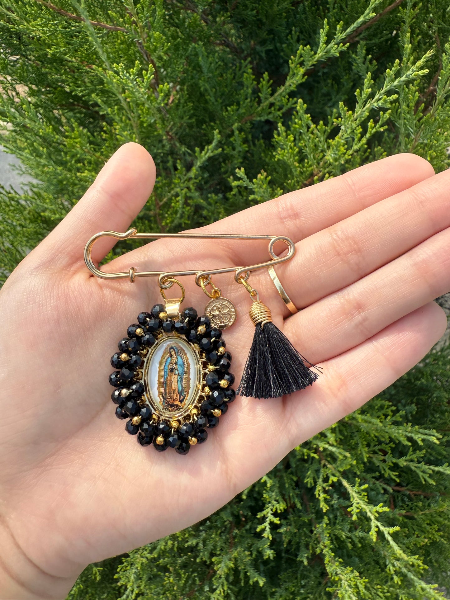 Virgen Tassel Protection Pins