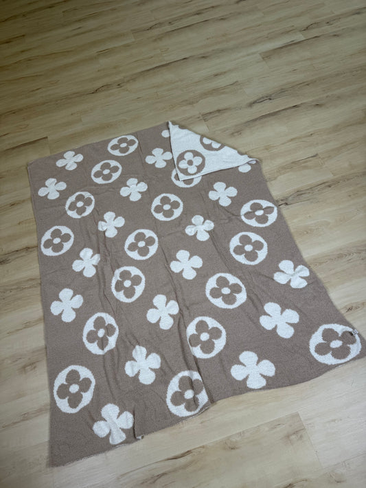 Reversible Clover Blanket