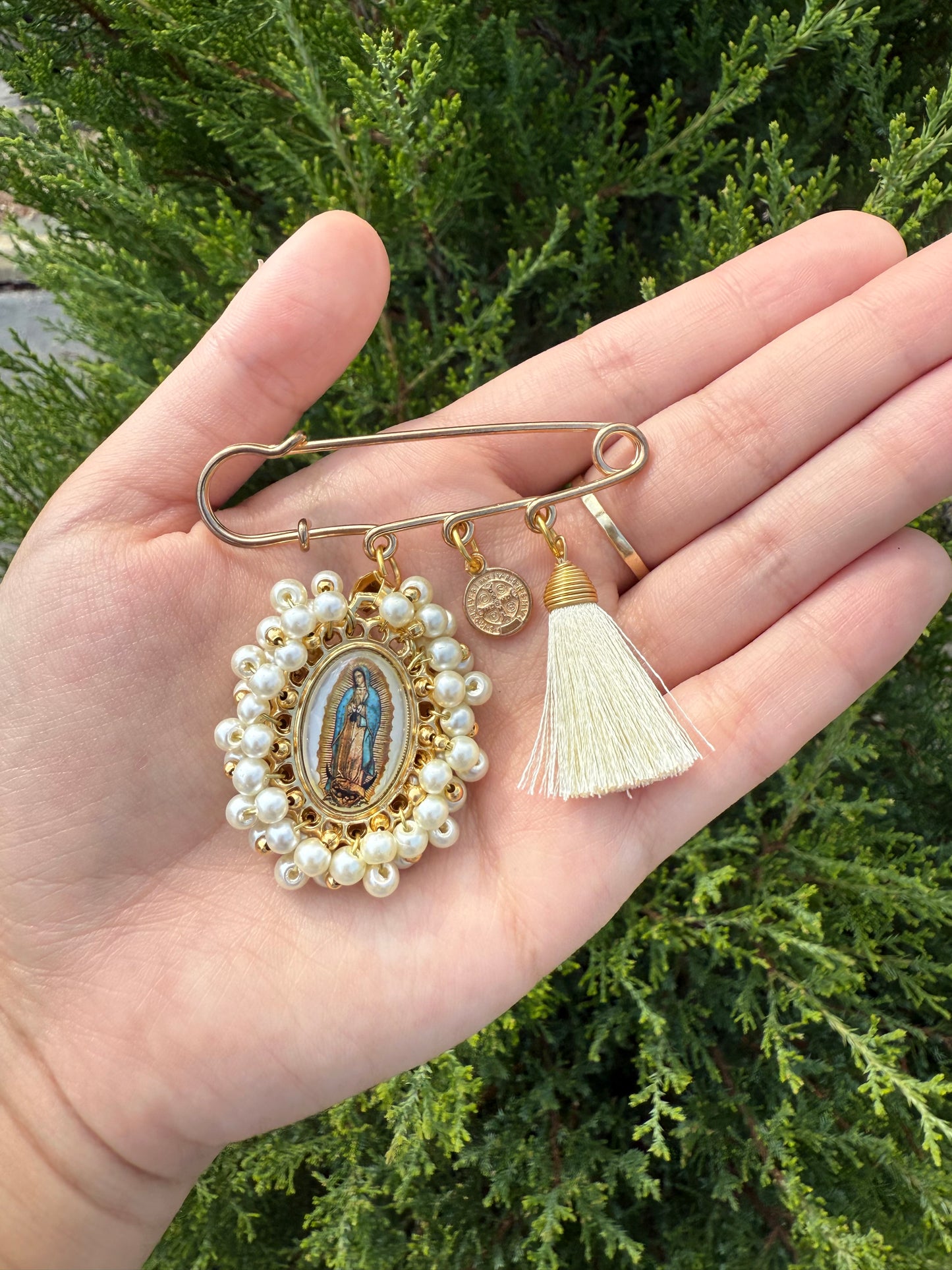 Virgen Tassel Protection Pins