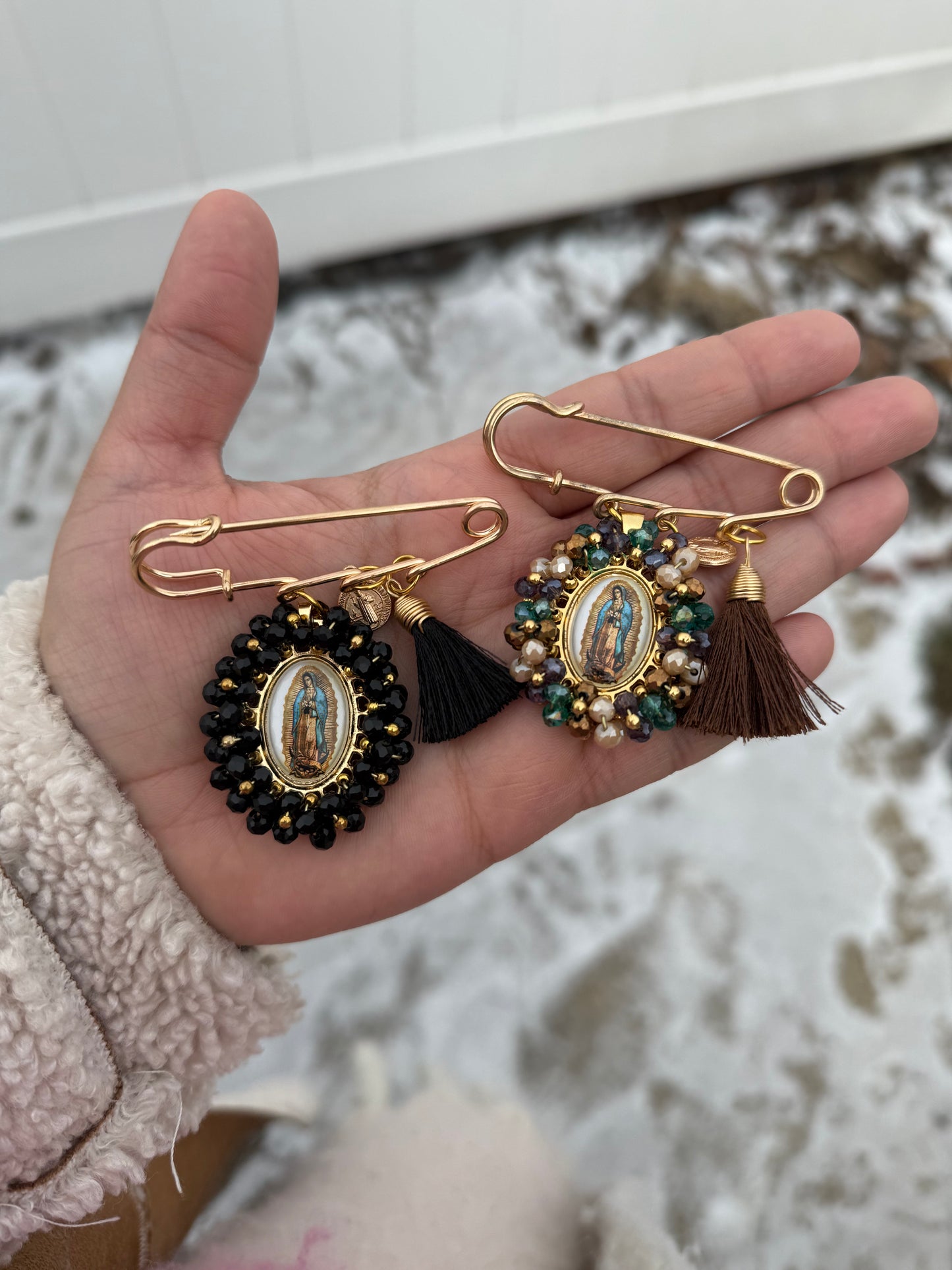 Virgen Tassel Protection Pins