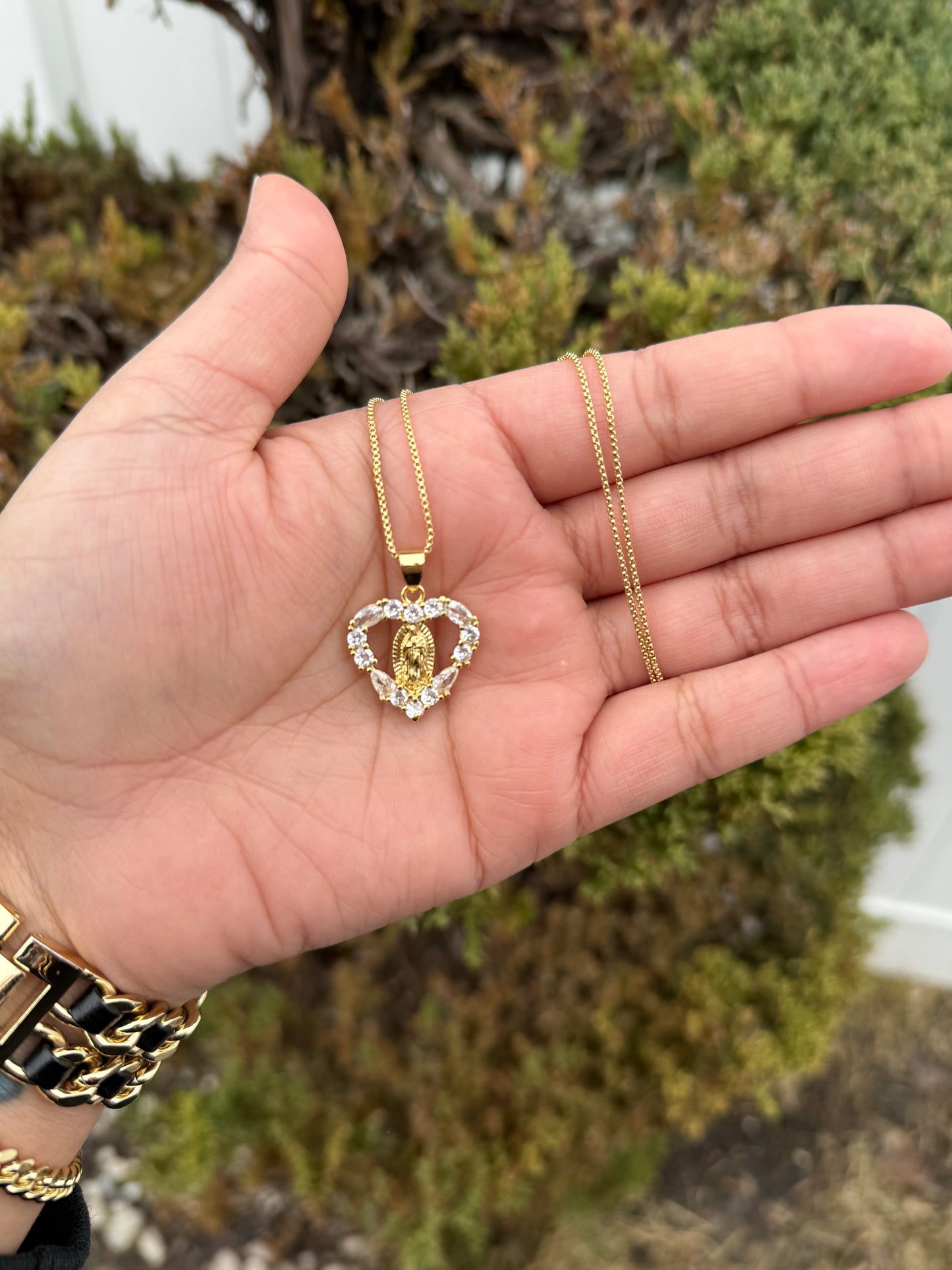 Sparkling Virgen Necklace