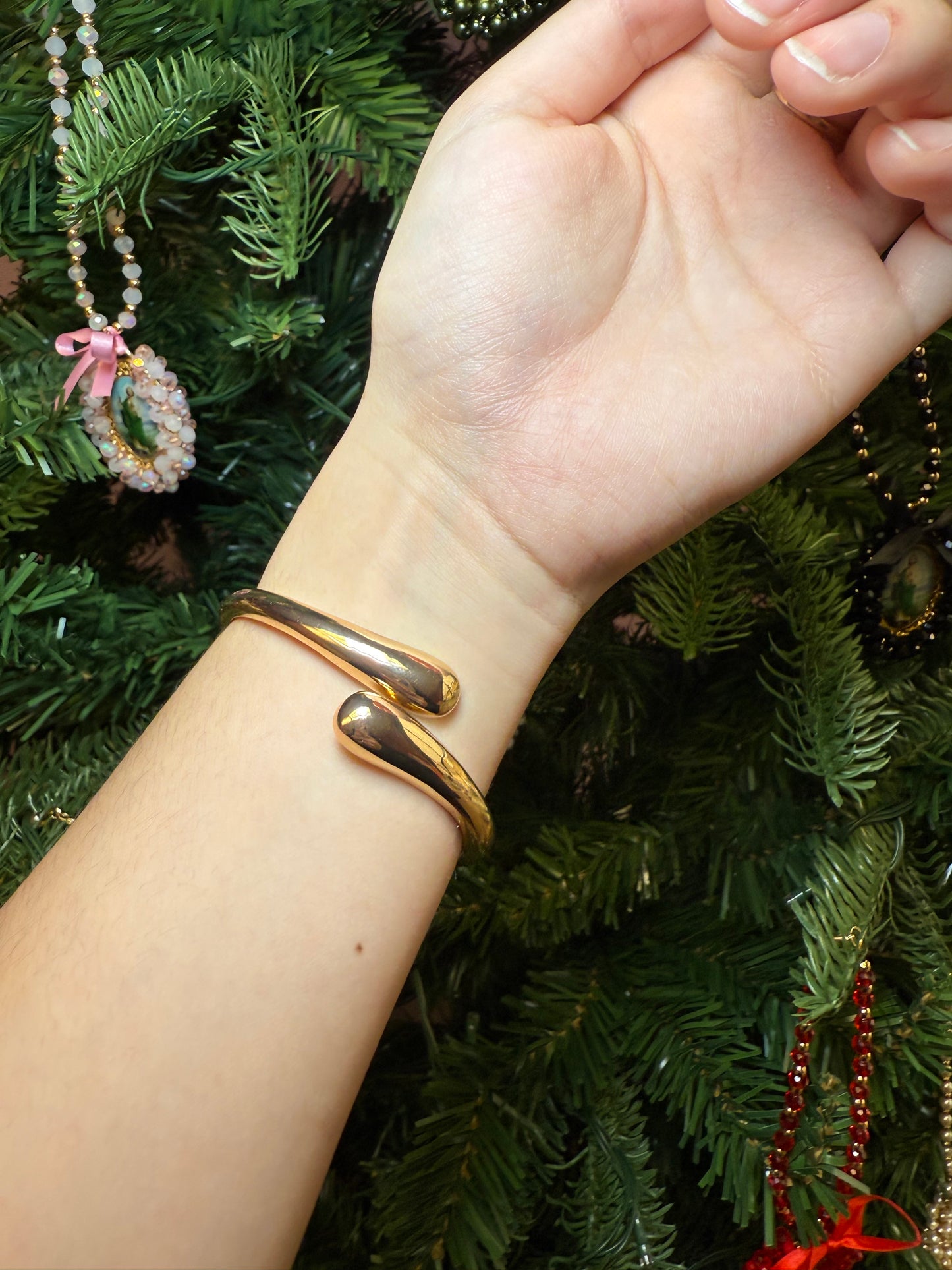 Gold Clasp Bracelet