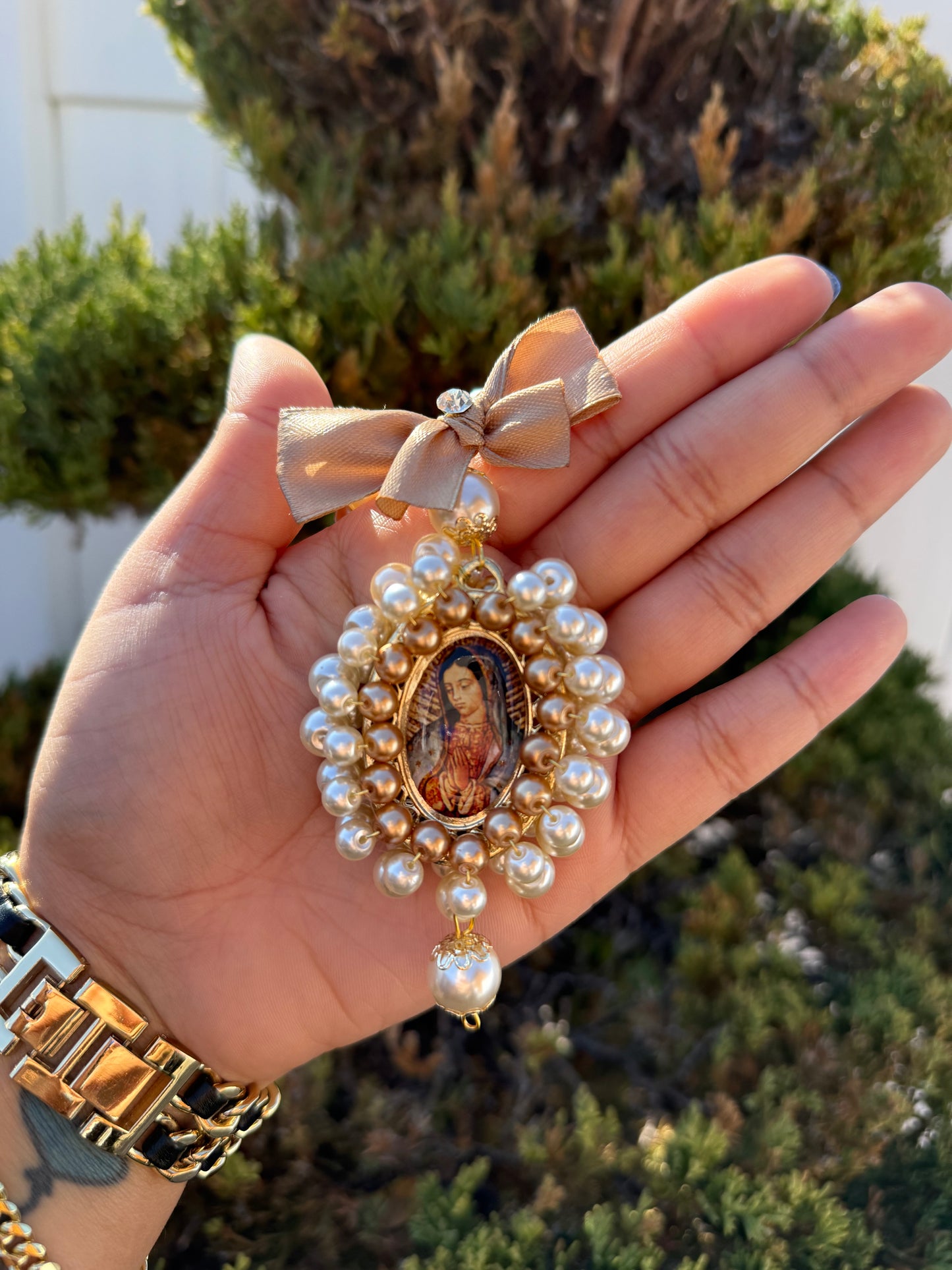 Double Pearl Virgen Bendición