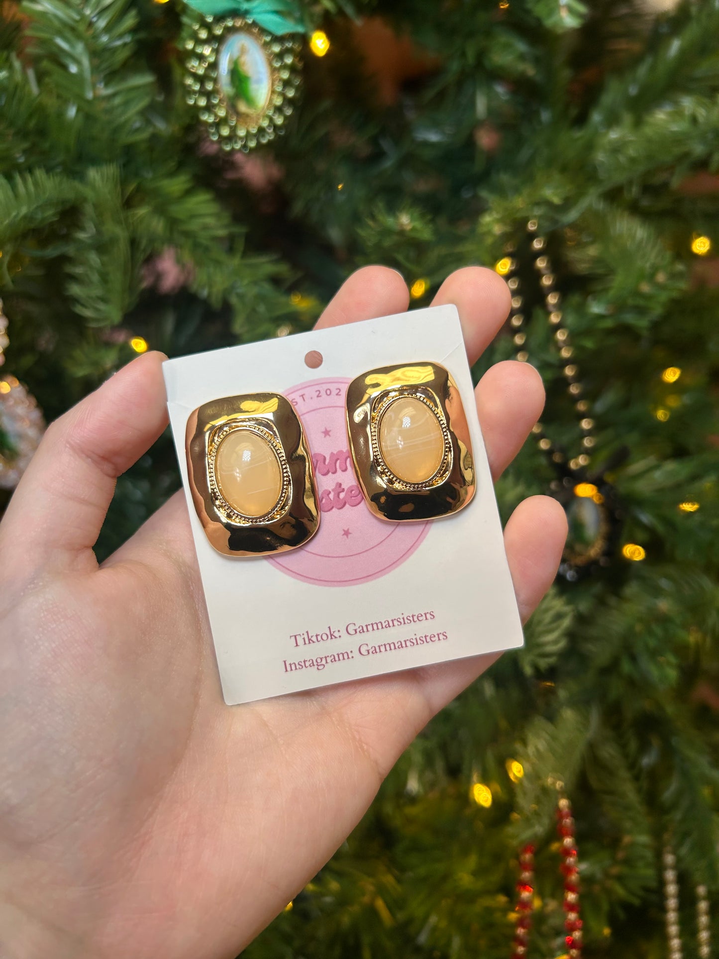 Cream Stone Gold Studs