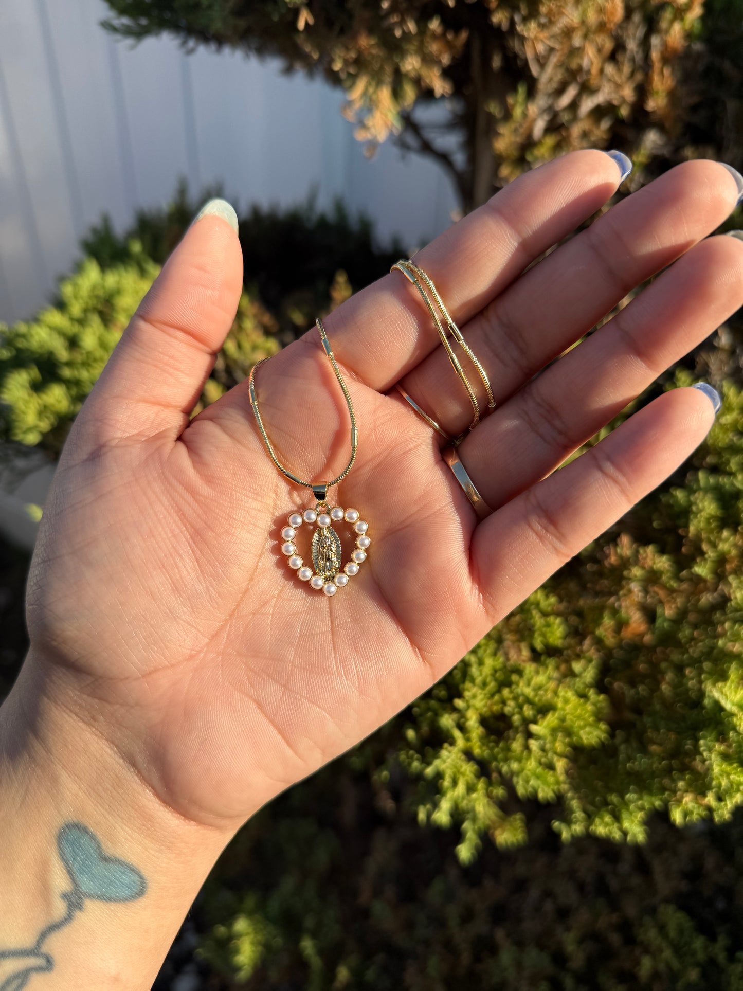 Hear Pearl Virgen Necklace